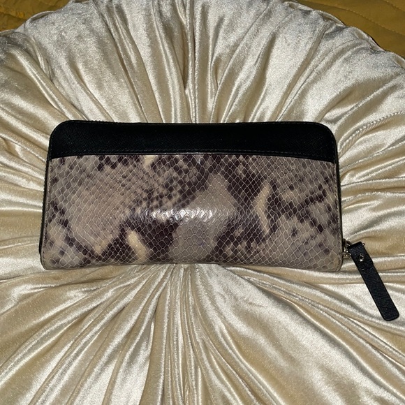 Kate Spade Wallet - Picture 2 of 2